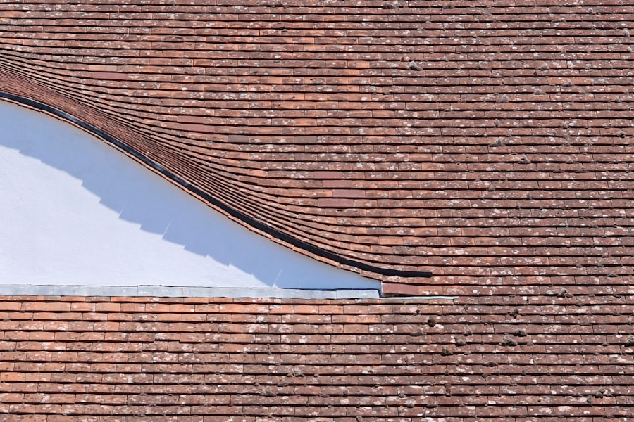Roof Repair vs Replacement